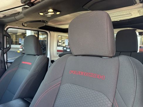 Used 2022 Jeep Wrangler Unlimited Rubicon w/ LED Lighting Group image 17