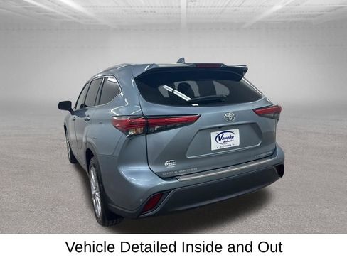 Used 2021 Toyota Highlander Limited image 10