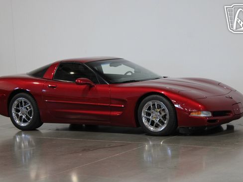 Used 2001 Chevrolet Corvette Coupe w/ Preferred Equipment Group2 image 21