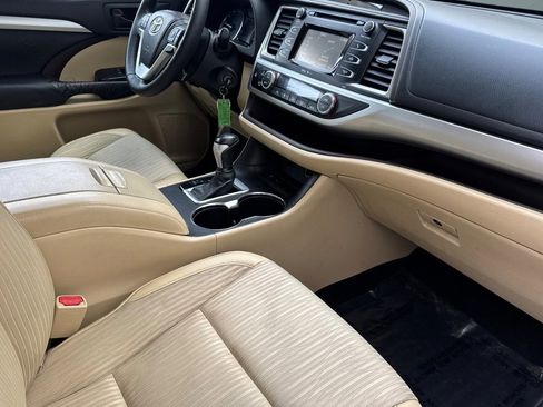 Used 2015 Toyota Highlander Plus image 31