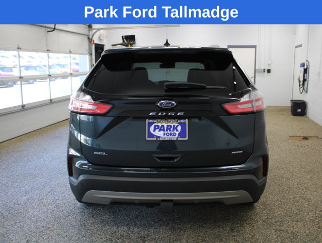 Used 2022 Ford Edge SEL w/ Convenience Package AWD/4WD image 4