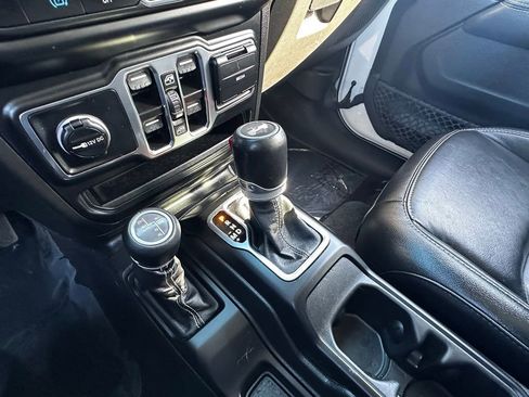 Used 2023 Jeep Wrangler Unlimited Sahara w/ Cold Weather Group AWD/4WD image 26