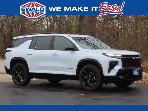 New 2026 Chevrolet Traverse RS w/ LPO, Floor Liner Package image 1