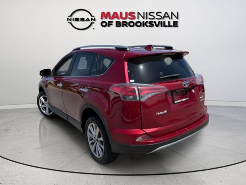 Used 2018 Toyota RAV4 Limited FWD image 6