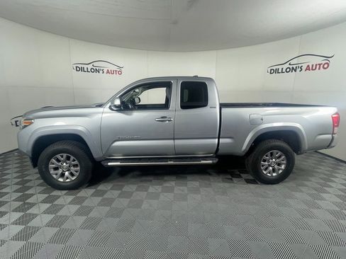 Used 2017 Toyota Tacoma SR5 image 3