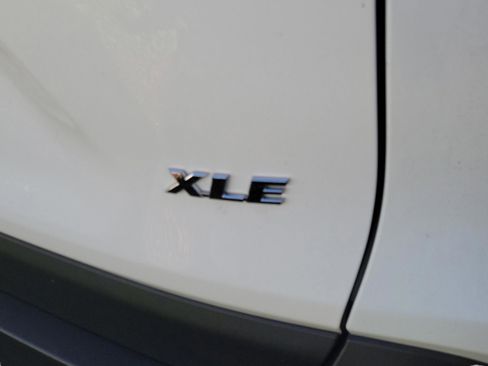 Used 2024 Toyota RAV4 XLE w/ Convenience Package FWD image 29