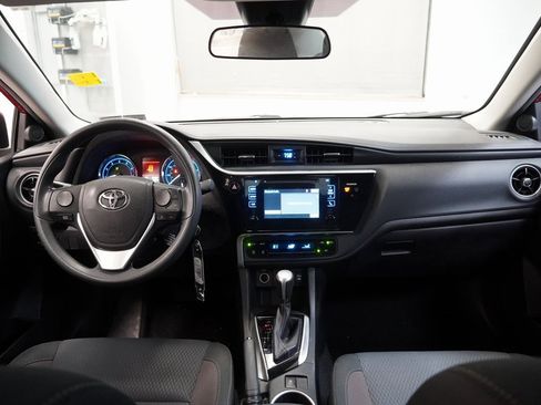 Used 2017 Toyota Corolla LE image 18