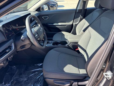 Used 2025 Kia K4 FWD image 25