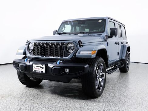 Used 2024 Jeep Wrangler Unlimited w/ Convenience Group AWD/4WD image 3