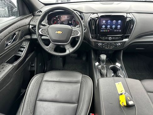 Used 2023 Chevrolet Traverse Premier image 19