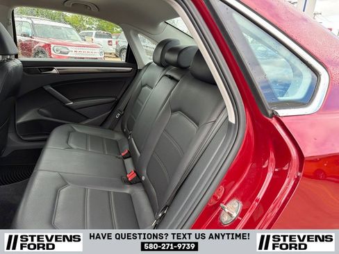 Used 2018 Volkswagen Passat 2.0T SE FWD image 28