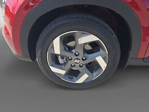 Used 2025 Hyundai Venue SEL FWD image 9