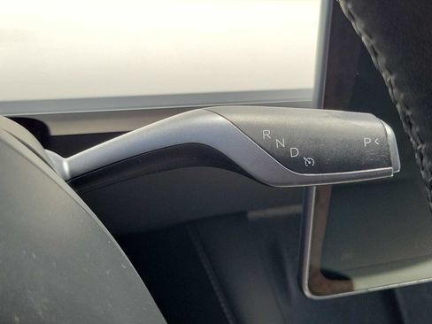 Used 2024 Tesla Model Y Long Range AWD/4WD image 28