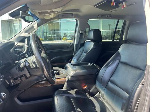 Used 2020 Chevrolet Suburban LT image 10