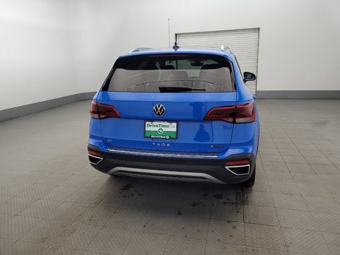 Used 2023 Volkswagen Taos SE w/ Panoramic Sunroof Package AWD/4WD image 7