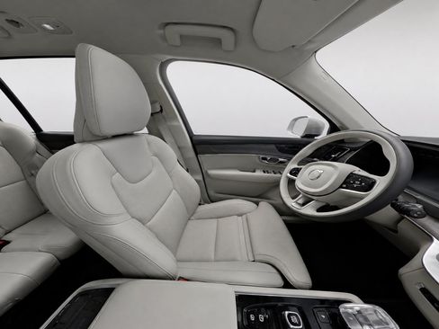 Certified 2026 Volvo XC90 B6 Ultra AWD/4WD image 10