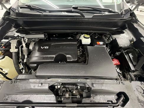 Used 2020 Nissan Pathfinder SL AWD/4WD image 9