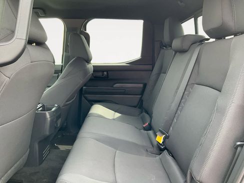 Used 2025 Toyota Tacoma SR5 w/ SR5 Upgrade Package AWD/4WD image 15
