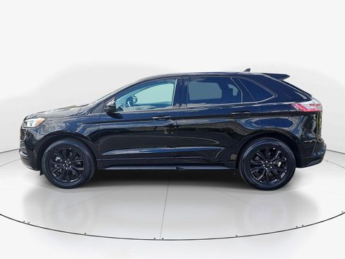 Used 2024 Ford Edge SE w/ Black Appearance Package image 5