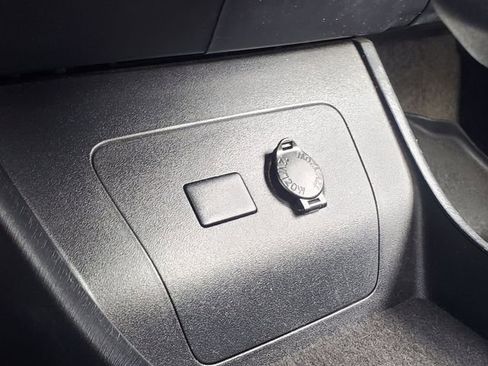 Used 2013 Toyota Prius Two FWD image 18