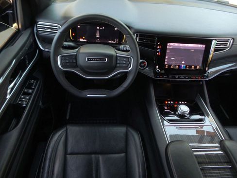 Used 2022 Jeep Wagoneer Series II image 16