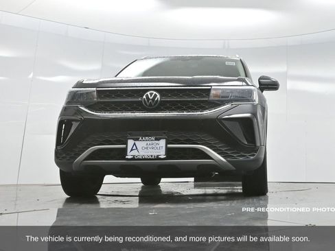 Used 2023 Volkswagen Taos SE w/ Panoramic Sunroof Package image 59