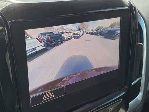 Used 2021 Chevrolet Traverse LT image 28