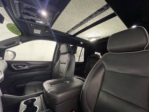 Used 2021 GMC Yukon SLT w/ SLT Premium Package AWD/4WD image 9