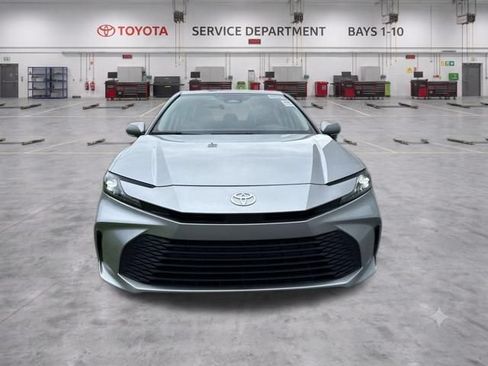 Used 2025 Toyota Camry LE AWD/4WD image 2