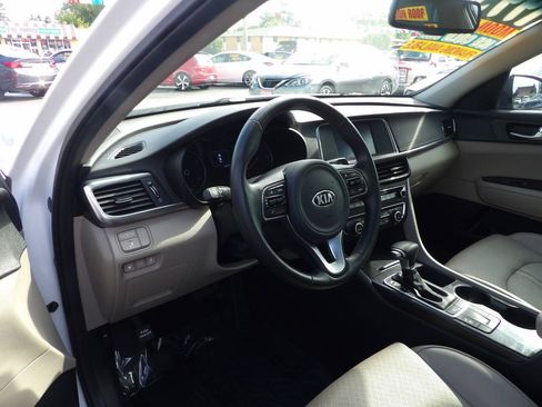 Used 2018 Kia Optima EX w/ Premium Package FWD image 6
