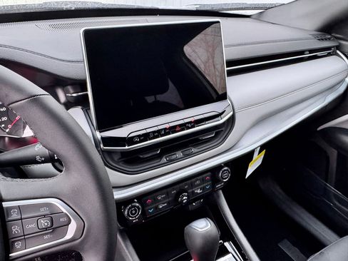 New 2026 Jeep Compass Limited image 12