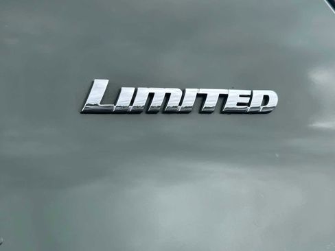 Certified 2022 Toyota 4Runner Limited AWD/4WD image 5