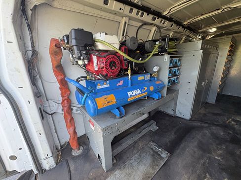 Used 2020 Chevrolet Express 3500 Extended w/ Driver Convenience Package RWD image 16