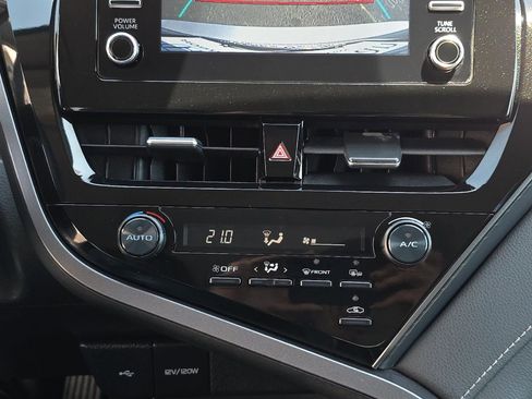 Used 2024 Toyota Camry SE FWD image 19