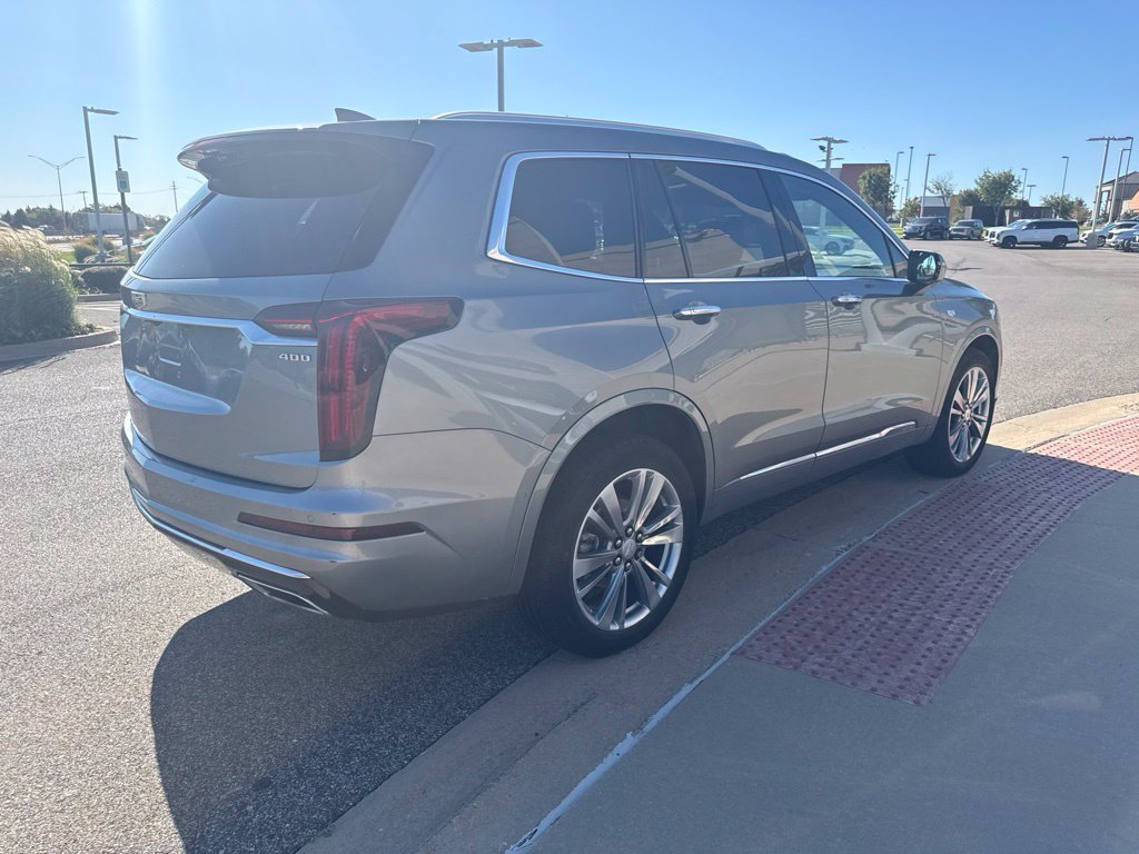 Used 2023 Cadillac XT6 Premium Luxury w/ Technology Package AWD/4WD image 4