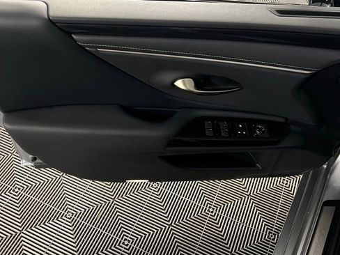 Used 2025 Lexus ES 350 image 25