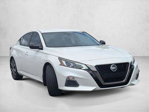 Used 2020 Nissan Altima 2.5 SR FWD image 3