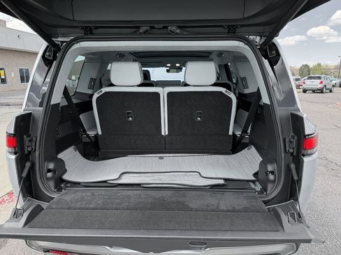 Used 2024 Rivian R1S Adventure AWD/4WD image 10