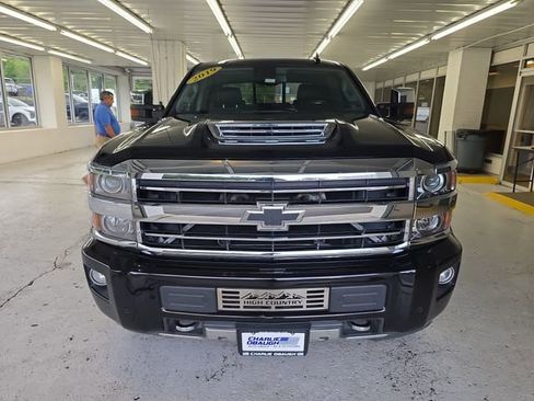 Used 2019 Chevrolet Silverado 2500 High Country w/ Duramax Plus Package AWD/4WD image 8