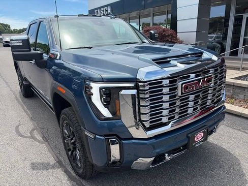 New 2026 GMC Sierra 2500 Denali w/ Denali Reserve Package AWD/4WD image 1