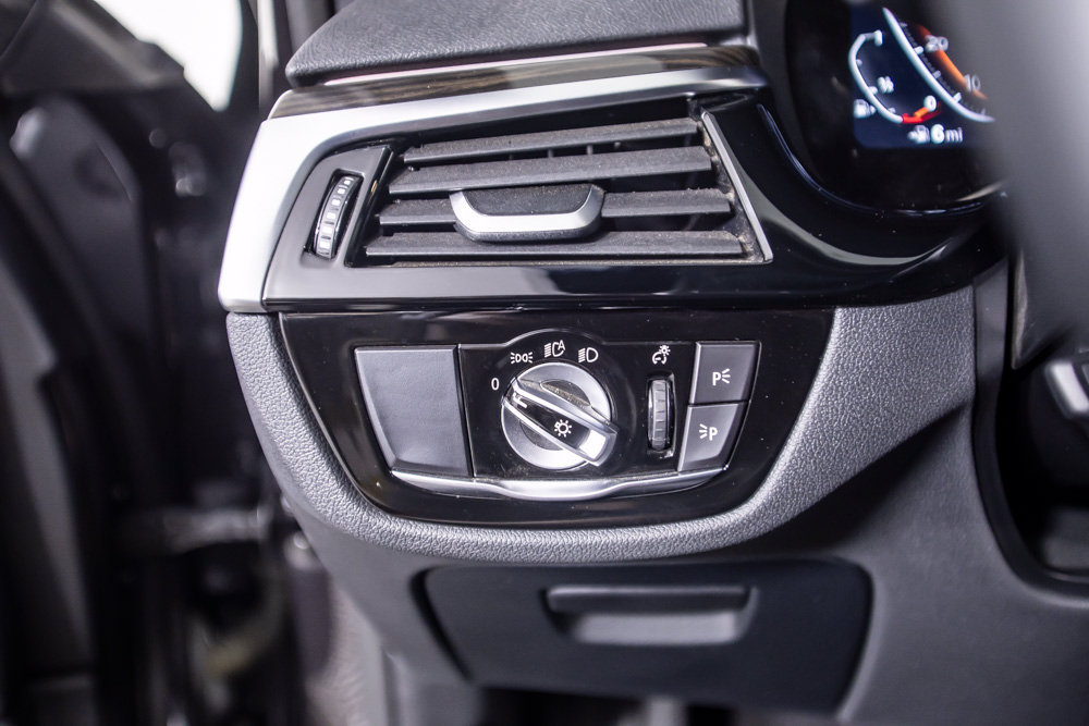 Used 2023 BMW 530i w/ Convenience Package RWD image 35
