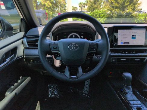 Used 2026 Toyota Camry SE FWD image 15