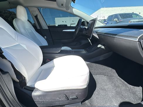Used 2022 Tesla Model 3 Performance image 24
