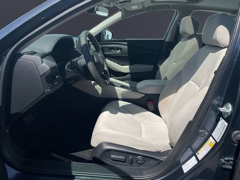 Certified 2023 Honda Accord EX image 9