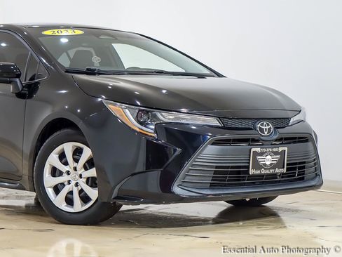 Used 2023 Toyota Corolla LE FWD image 2