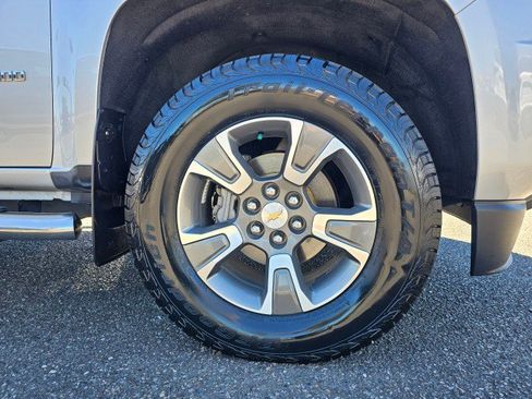 Used 2017 Chevrolet Colorado Z71 AWD/4WD image 9