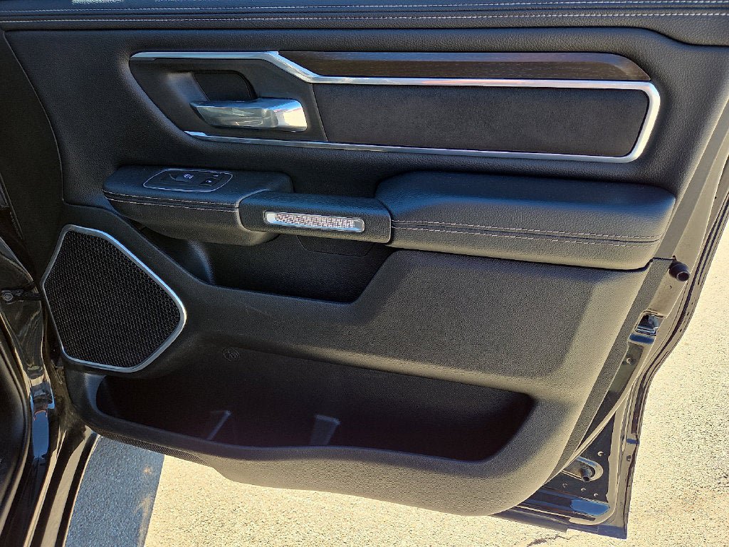 Used 2022 RAM 1500 Laramie AWD/4WD image 15