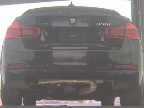 Used 2017 BMW 330i xDrive Sedan AWD/4WD image 9