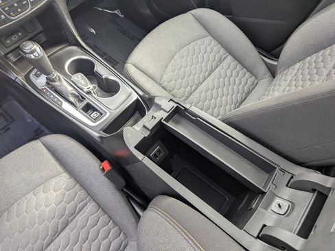 Used 2020 Chevrolet Equinox LT image 36