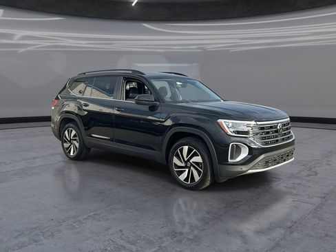 New 2026 Volkswagen Atlas SE FWD image 2